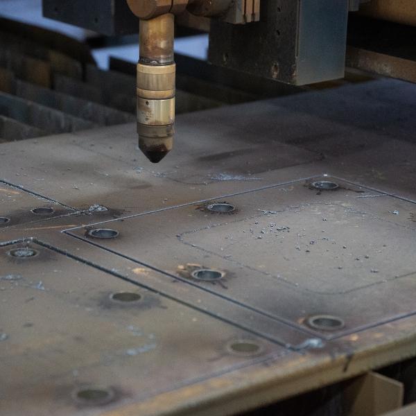 https://www.coremarkmetals.com/files/image/medium/Oxyfuel plasma cutting circle in steel plate